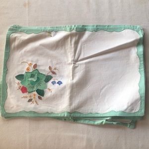Vintage Handmade Floral Linen Placemats•